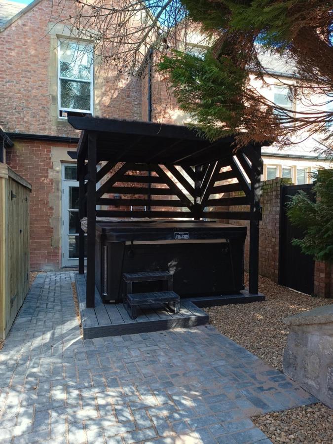 The West Wing At Eriviat Hall Hot Tub Henllan  Exteriör bild