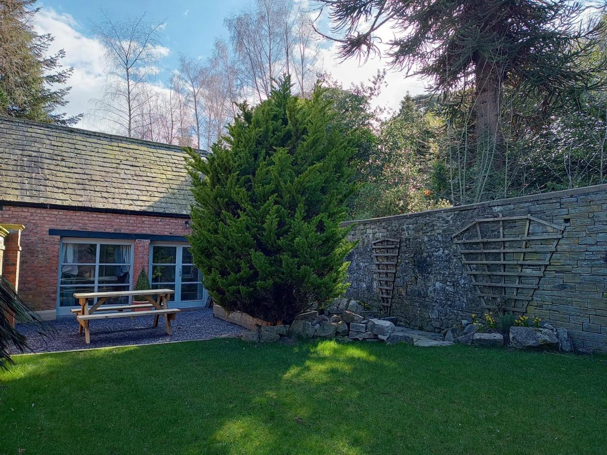 The West Wing At Eriviat Hall Hot Tub Henllan  Exteriör bild